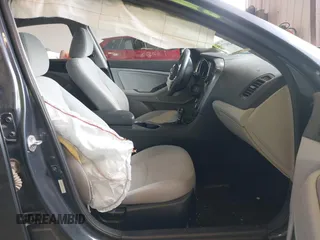 2015 Kia Optima LX z VIN 5XXGM4A77FG483662, wystawiony jako IAAI lot #42602173 z przebiegiem 81 971 mil mil oraz . Historia ofert i sprzedaży dostępna na DreamBid. Obrazek 5.