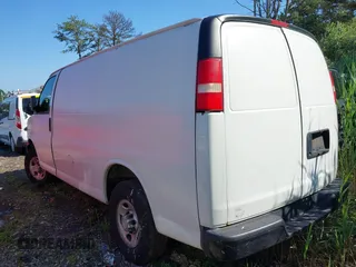2010 Chevrolet Express Cargo z VIN 1GCZGFBA2A1134516, wystawiony jako IAAI lot #42384678 z przebiegiem 165 951 mil mil oraz . Historia ofert i sprzedaży dostępna na DreamBid. Obrazek 3.