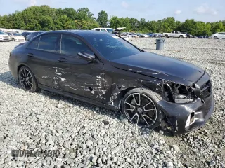 2020 Mercedes-Benz C 300 with VIN 55SWF8DB4LU331784, listed as a Copart auction lot 60528855 with 110,218 mi miles and Salvage title. Bid and sale history available at DreamBid. Image 4.