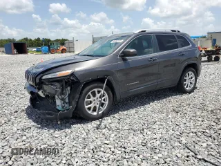 2016 Jeep Cherokee Latitude with VIN 1C4PJLCB6GW184653, listed as a Copart auction lot 60856165 with 121,182 mi miles and Salvage title. Bid and sale history available at DreamBid. Image 1.