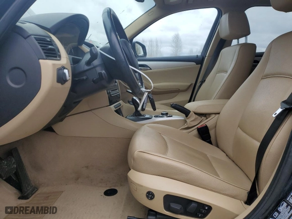 2013 BMW X1 xDrive28i with VIN WBAVL1C50DVR89689, listed as a Copart auction lot 50341065 with 93,245 mi miles and Clean Title. Bid and sale history available at carsss.com. Image 7.