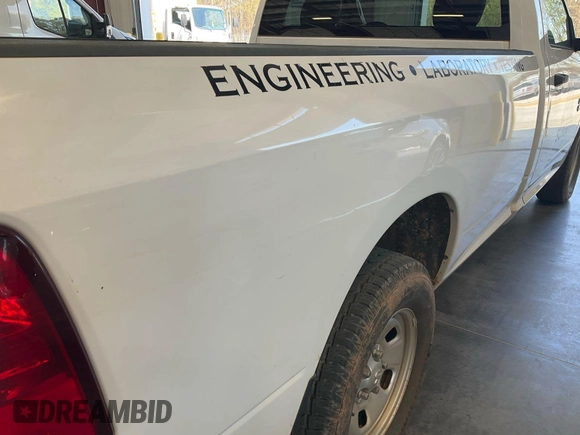 2017 Ram 1500 Tradesman с VIN 3C6JR6DG0HG776907, выставлен на аукционе IAAI как лот 42743426 с пробегом 162 492 миль миль и . История ставок и продаж доступна на DreamBid. Изображение 13.