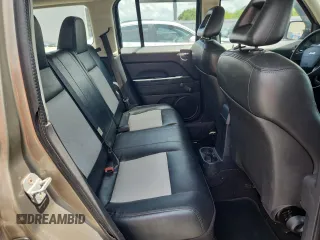 2008 Jeep Patriot Sport with VIN 1J8FT28078D722144, listed as a Copart auction lot 58493765 with 176,133 mi miles and Salvage title. Bid and sale history available at DreamBid. Image 11.