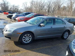 2009 Mercury Milan with VIN 3MEHM07Z49R630806, listed as a IAAI auction lot 41423374 with 111,437 mi miles. Bid and sale history available at carsss.com. Image 14.