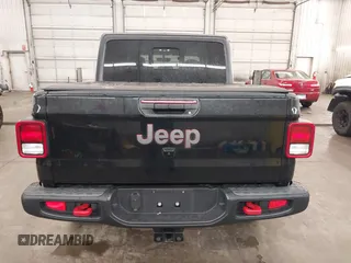 2021 Jeep Gladiator Rubicon with VIN 1C6JJTBGXML529108, listed as a IAAI auction lot 42139924 with 32,204 mi miles and . Bid and sale history available at DreamBid. Image 17.