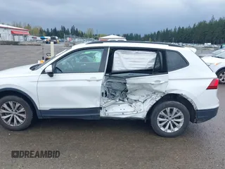 2018 Volkswagen Tiguan S с VIN 3VV0B7AXXJM051617, выставлен на аукционе IAAI как лот 41976860 с пробегом 66 186 миль миль и . История ставок и продаж доступна на DreamBid. Изображение 14.