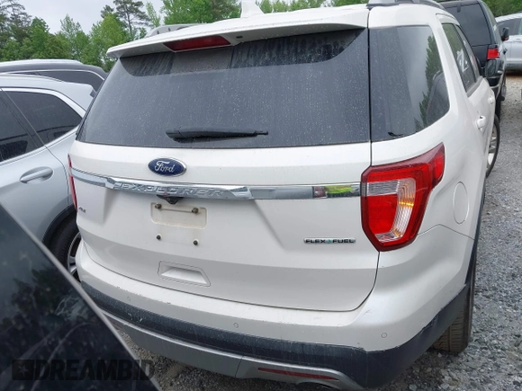 2016 Ford Explorer XLT with VIN 1FM5K7D83GGA82604, listed as a IAAI auction lot 42047962 with 198,270 mi miles and . Bid and sale history available at carsss.com. Image 16.