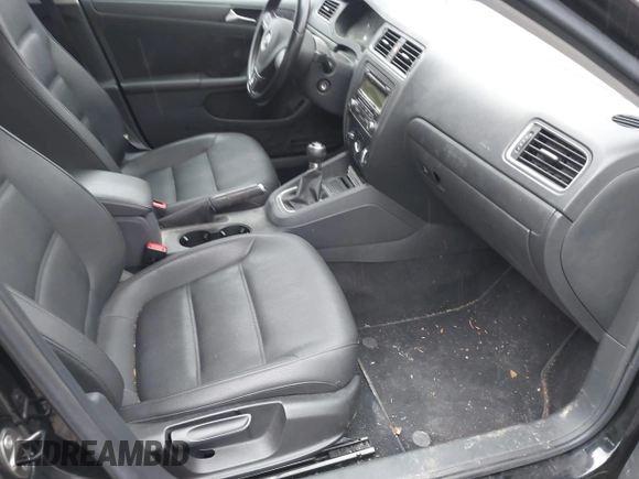 2011 Volkswagen Jetta SE с VIN 3VWBZ7AJ9BM395274, выставлен на аукционе IAAI как лот 41672902 с пробегом 79 218 миль миль и . История ставок и продаж доступна на DreamBid. Изображение 5.