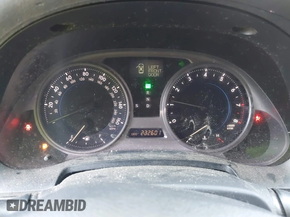 2006 Lexus IS 250 Manual with VIN JTHBK262X62018704, listed as a IAAI auction lot 40532463 with 232,601 mi miles. Bid and sale history available at carsss.com. Image 7.