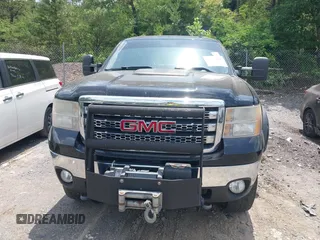 2013 GMC Sierra 2500HD SLT with VIN 1GT121E82DF120632, listed as a IAAI auction lot 42136305 with 171,967 mi miles and . Bid and sale history available at DreamBid. Image 12.