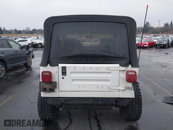 1992 Jeep Wrangler with VIN 2J4FY29S8NJ549602, listed as a IAAI auction lot 41471853 with 324,194 mi miles. Bid and sale history available at carsss.com. Image 16.