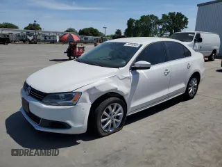 2013 Volkswagen Jetta SE with VIN 3VWDX7AJ0DM391728, listed as a Copart auction lot 54046955 with 131,698 mi miles and Salvage title. Bid and sale history available at DreamBid. Image 1.