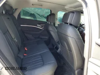 2021 Audi e-tron Sportback Prestige z VIN WA13AAGE8MB029865, wystawiony jako Copart lot #75906044 z przebiegiem Nie podano mil oraz Nie do naprawy. Historia ofert i sprzedaży dostępna na DreamBid. Obrazek 10.