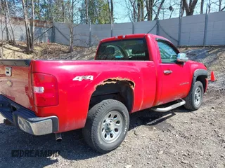2009 Chevrolet Silverado 1500 Work Truck with VIN 1GCEK14C29Z187289, listed as a IAAI auction lot 42113066 with 109,077 mi miles. Bid and sale history available at carsss.com. Image 4.
