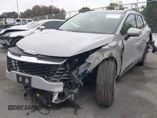 2025 Kia Sportage SX-Prestige z VIN 5XYK53DF4SG253958, wystawiony jako IAAI lot #41839577 z przebiegiem 8 205 mil mil oraz . Historia ofert i sprzedaży dostępna na DreamBid. Obrazek 2.