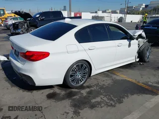 2019 BMW 5 Series 530i с VIN WBAJA5C52KWA57922, выставлен на аукционе IAAI как лот 40896802 с пробегом 60 562 миль миль и . История ставок и продаж доступна на DreamBid. Изображение 4.