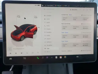 2022 Tesla Model Y Long Range z VIN 7SAYGDEE6NA019719, wystawiony jako Copart lot #52945125 z przebiegiem 9102 mil mil oraz Szkody całkowita. Historia ofert i sprzedaży dostępna na DreamBid. Obrazek 9.