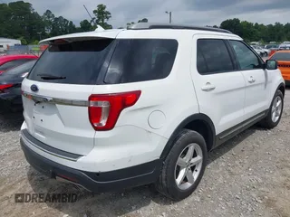 2018 Ford Explorer XLT z VIN 1FM5K7D8XJGA91825, wystawiony jako IAAI lot #42387991 z przebiegiem Nie podano mil oraz . Historia ofert i sprzedaży dostępna na DreamBid. Obrazek 4.