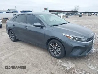 2022 Kia Forte LXS z VIN 3KPF24AD6NE440364, wystawiony jako IAAI lot #41581237 z przebiegiem 52 553 mil mil oraz . Historia ofert i sprzedaży dostępna na DreamBid. Obrazek 1.