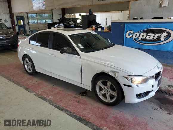 2015 BMW 3 Series 328i xDrive z VIN WBA3B5C5XFP653959, wystawiony jako Copart lot #61956095 z przebiegiem 97 599 mil mil oraz Szkoda całkowita • Salvage title. Historia ofert i sprzedaży dostępna na DreamBid. Obrazek 4.