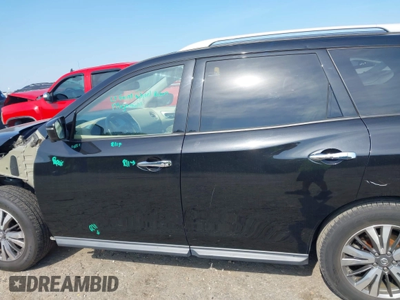 2018 Nissan Pathfinder Platinum z VIN 5N1DR2MN2JC640330, wystawiony jako IAAI lot #42147082 z przebiegiem 179 728 mil mil oraz . Historia ofert i sprzedaży dostępna na DreamBid. Obrazek 15.