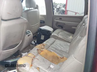 2002 Chevrolet Suburban LT z VIN 1GNEC16Z72J252681, wystawiony jako IAAI lot #42375392 z przebiegiem 312 135 mil mil oraz . Historia ofert i sprzedaży dostępna na DreamBid. Obrazek 8.