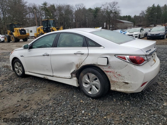 2015 Hyundai Sonata Hybrid Limited with VIN KMHEC4A4XFA138925, listed as a Copart auction lot 50105775 with 206,731 mi miles and Clean Title. Bid and sale history available at carsss.com. Image 2.