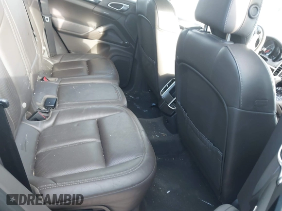 2016 Porsche Cayenne z VIN WP1AA2A21GLA05440, wystawiony jako IAAI lot #41358574 z przebiegiem 96 167 mil mil oraz . Historia ofert i sprzedaży dostępna na DreamBid. Obrazek 8.