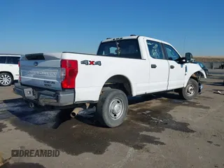 2020 Ford F-250 XL with VIN 1FT7W2B65LEC64011, listed as a IAAI auction lot 40997606 with 154,035 mi miles and . Bid and sale history available at DreamBid. Image 4.