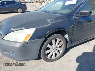 2006 Honda Accord EX-L z VIN 1HGCM665X6A066714, wystawiony jako IAAI lot #42268642 z przebiegiem 243 025 mil mil oraz . Historia ofert i sprzedaży dostępna na DreamBid. Obrazek 12.
