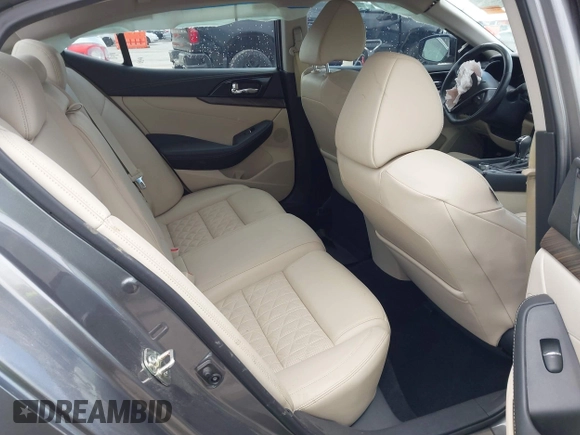 2016 Nissan Maxima SV with VIN 1N4AA6AP7GC904538, listed as a IAAI auction lot 41689785 with 80,182 mi miles and . Bid and sale history available at DreamBid. Image 8.