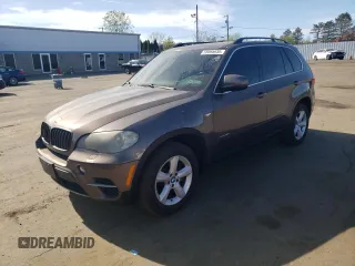 2011 BMW X5 50i with VIN 5UXZV8C53BL417868, listed as a Copart auction lot 55095935 with 102,720 mi miles and Clean title. Bid and sale history available at DreamBid. Image 1.