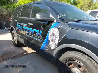 2016 Ford Police Interceptor Utility z VIN 1FM5K8AR5GGD16437, wystawiony jako IAAI lot #41998634 z przebiegiem 134 199 mil mil oraz . Historia ofert i sprzedaży dostępna na DreamBid. Obrazek 6.