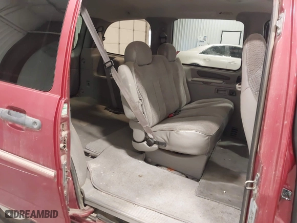 1998 Ford Windstar Wagon LX with VIN 2FMZA5142WBC83393, listed as a IAAI auction lot 41246821 with 203,338 mi miles. Bid and sale history available at carsss.com. Image 8.