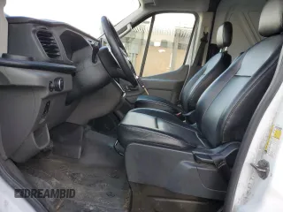 2022 Ford Transit Cargo z VIN 1FTBR3X80NKA69827, wystawiony jako Copart lot #45023705 z przebiegiem 48 992 mil mil oraz Czysty tytuł • Clean title. Historia ofert i sprzedaży dostępna na DreamBid. Obrazek 7.