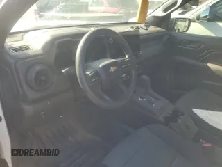 2023 Chevrolet Colorado 4WD Work Truck z VIN 1GCGTBEC2P1200144, wystawiony jako IAAI lot #42626480 z przebiegiem 29 151 mil mil oraz . Historia ofert i sprzedaży dostępna na DreamBid. Obrazek 7.