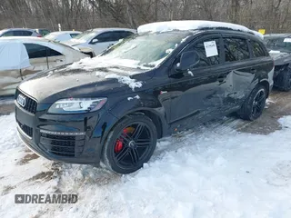 2015 Audi Q7 3.0T S line Prestige with VIN WA1DGAFE8FD028999, listed as a IAAI auction lot 41298408 with 111,446 mi miles. Bid and sale history available at carsss.com. Image 18.