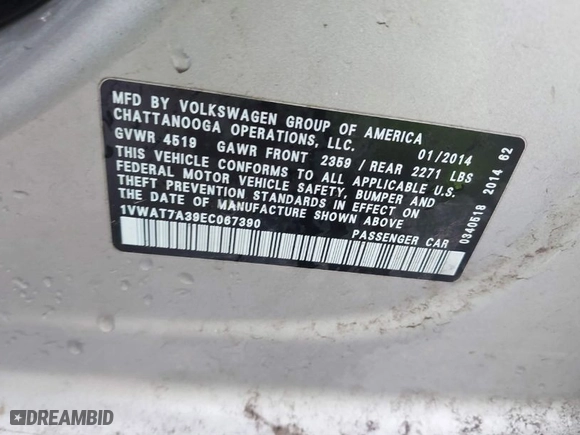 2014 Volkswagen Passat Wolfsburg Ed with VIN 1VWAT7A39EC067390, listed as a IAAI auction lot 41555240 with 151,147 mi miles. Bid and sale history available at carsss.com. Image 9.