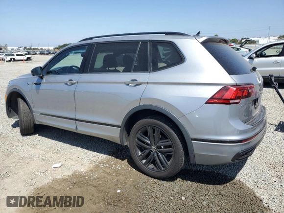 2022 Volkswagen Tiguan SE R-Line Black z VIN 3VV8B7AX9NM171563, wystawiony jako Copart lot #53090465 z przebiegiem 59 708 mil mil oraz Szkoda całkowita • Salvage title. Historia ofert i sprzedaży dostępna na DreamBid. Obrazek 2.
