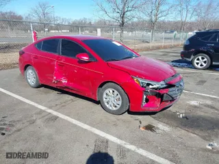 2020 Hyundai Elantra SE with VIN 5NPD74LF5LH619835, listed as a IAAI auction lot 41620772 with 39,744 mi miles. Bid and sale history available at carsss.com. Image 1.