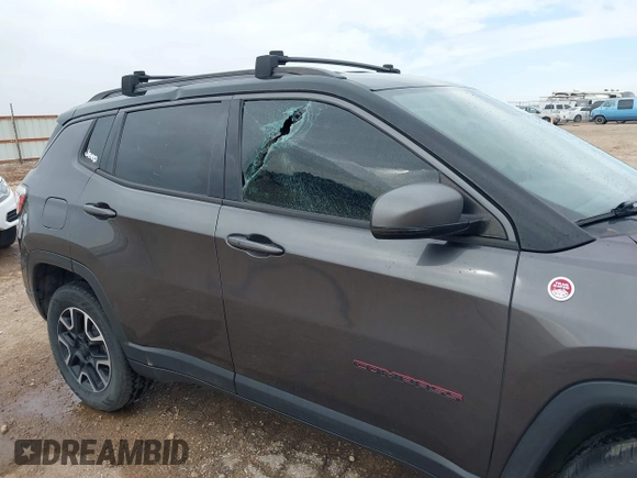 2019 Jeep Compass Trailhawk with VIN 3C4NJDDBXKT795294, listed as a IAAI auction lot 42046344 with 100,395 mi miles and . Bid and sale history available at DreamBid. Image 6.