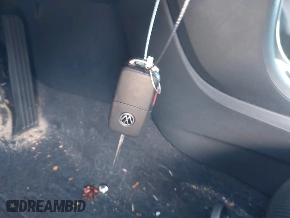 2016 Volkswagen Beetle SE с VIN 3VWJ17AT9GM620367, выставлен на аукционе IAAI как лот 42198976 с пробегом 94 048 миль миль и . История ставок и продаж доступна на DreamBid. Изображение 11.