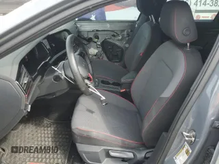 2024 Volkswagen Jetta GLI 40th Anniversary Edition z VIN 3VW9T7BU1RM017078, wystawiony jako Copart lot #76077054 z przebiegiem 12 054 mil mil oraz Szkoda całkowita • Salvage title. Historia ofert i sprzedaży dostępna na DreamBid. Obrazek 7.