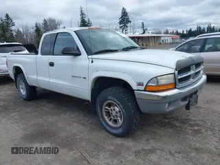1997 Dodge Dakota with VIN 1B7GG23X5VS242535, listed as a IAAI auction lot 41608146 with 125,189 mi miles. Bid and sale history available at carsss.com. Image 1.