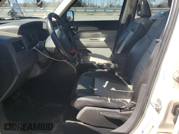 2007 Jeep Patriot Limited with VIN 1J8FT48W57D324302, listed as a Copart auction lot 47998675 with 225,080 mi miles and Salvage title. Bid and sale history available at DreamBid. Image 7.
