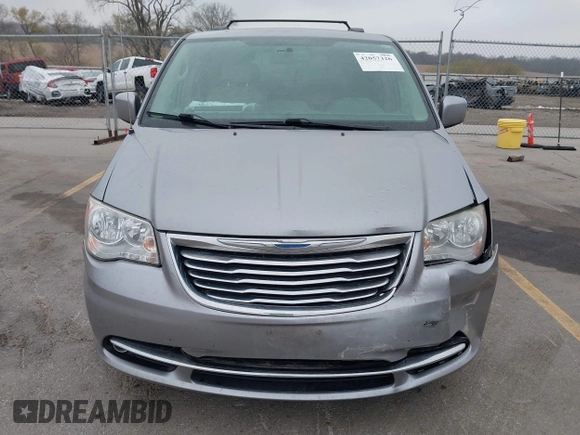 2014 Chrysler Town & Country Touring z VIN 2C4RC1BG1ER225443, wystawiony jako IAAI lot #42057326 z przebiegiem 142 997 mil mil oraz . Historia ofert i sprzedaży dostępna na DreamBid. Obrazek 12.