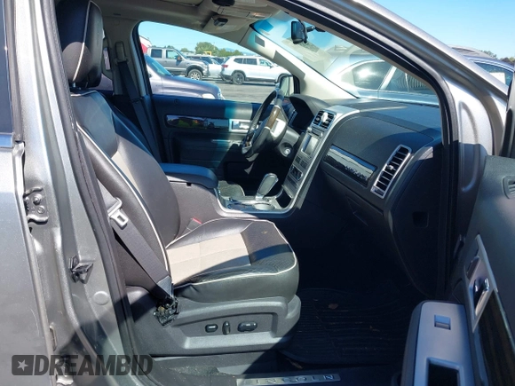 2008 Lincoln MKX with VIN 2LMDU88C68BJ03470, listed as a IAAI auction lot 42851164 with 198,218 mi miles and . Bid and sale history available at DreamBid. Image 5.