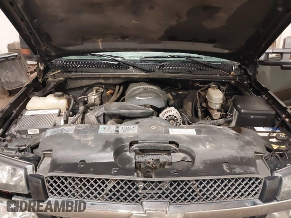 2003 Chevrolet Silverado 1500HD LS z VIN 1GCGK13U93F171585, wystawiony jako IAAI lot #41990852 z przebiegiem 242 327 mil mil oraz . Historia ofert i sprzedaży dostępna na DreamBid. Obrazek 10.