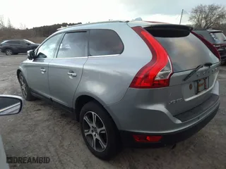 2012 Volvo XC60 3.0L with VIN YV4902DZ1C2305282, listed as a IAAI auction lot 41042231 with 271,602 mi miles. Bid and sale history available at carsss.com. Image 3.