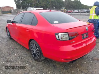 2015 Volkswagen Jetta SE z VIN 3VWD17AJ0FM229005, wystawiony jako IAAI lot #41838767 z przebiegiem 223 390 mil mil oraz . Historia ofert i sprzedaży dostępna na DreamBid. Obrazek 3.